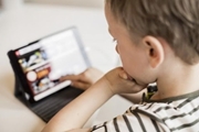 از چه سنی اجازه استفاده از اینترنت به فرزندان داده شود؟
